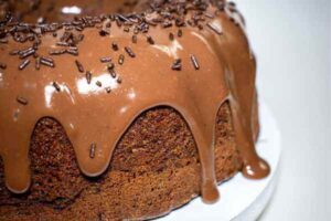 bolo-de-chocolate-com-calda